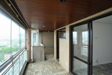 Apartamento para alugar com 156m², 4 quartos e 2 vagas Apartamento para alugar com 156m², 4 quartos e 2 vagasVaranda