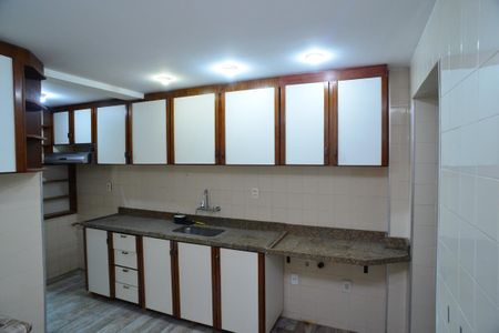 Apartamento para alugar com 156m², 4 quartos e 2 vagas Apartamento para alugar com 156m², 4 quartos e 2 vagasCozinha