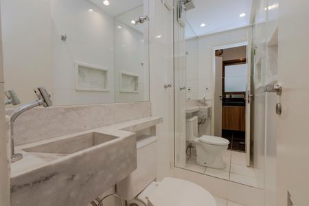 Apartamento à venda com 121m², 3 quartos e 3 vagasBanheiro de Serviço