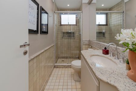 Apartamento à venda com 121m², 3 quartos e 3 vagasBanheiro