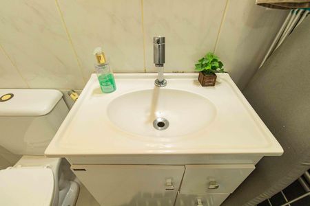 Banheiro de serviço de casa para alugar com 3 quartos, 120m² em Vila Dom Pedro I, São Paulo