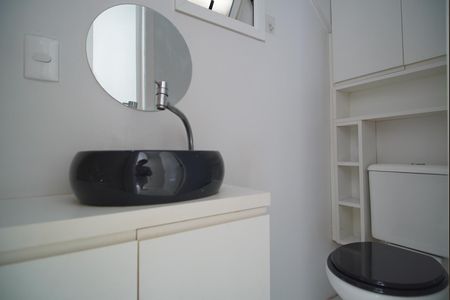 Lavabo de casa de condomínio para alugar com 2 quartos, 86m² em Jardim Itu, Porto Alegre