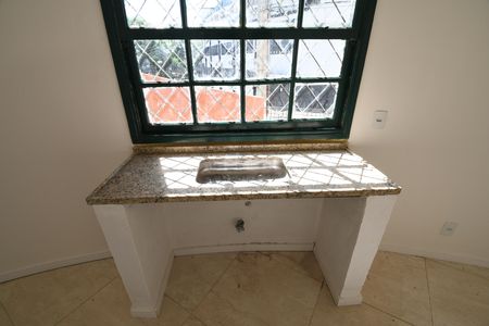 Casa para alugar com 80m², 2 quartos e 2 vagasCozinha