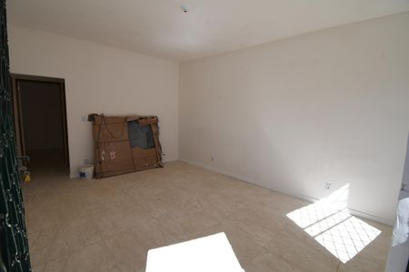 Casa para alugar com 80m², 2 quartos e 2 vagasSala
