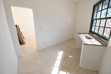 Casa para alugar com 80m², 2 quartos e 2 vagasCozinha