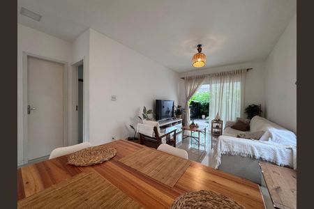 Sala de casa de condomínio para alugar com 2 quartos, 55m² em Vargem Pequena, Rio de Janeiro