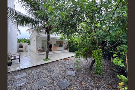 Casa de condomínio para alugar com 55m², 2 quartos e 2 vagas Casa de condomínio para alugar com 55m², 2 quartos e 2 vagasÁrea externa