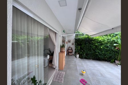 Casa de condomínio para alugar com 55m², 2 quartos e 2 vagas Casa de condomínio para alugar com 55m², 2 quartos e 2 vagasÁrea externa