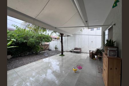 Casa de condomínio para alugar com 55m², 2 quartos e 2 vagas Casa de condomínio para alugar com 55m², 2 quartos e 2 vagasÁrea externa