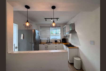 Casa de condomínio para alugar com 55m², 2 quartos e 2 vagas Casa de condomínio para alugar com 55m², 2 quartos e 2 vagasCozinha