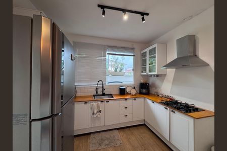 Casa de condomínio para alugar com 55m², 2 quartos e 2 vagas Casa de condomínio para alugar com 55m², 2 quartos e 2 vagasCozinha