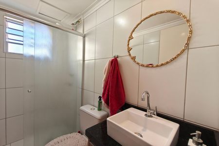 Banheiro de apartamento para alugar com 2 quartos, 52m² em Jardim Nova Europa, Campinas