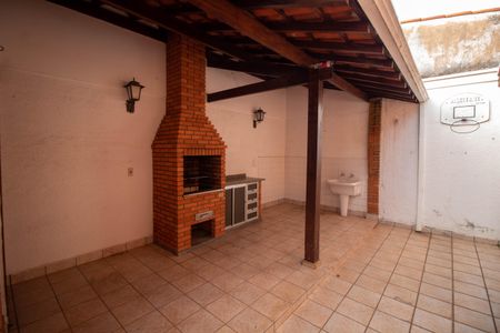 Casa para alugar com 200m², 3 quartos e 3 vagasÁREA EXTERNA FUNDOS