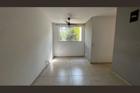 Sala de apartamento para alugar com 3 quartos, 53m² em Vargem Grande, Rio de Janeiro
