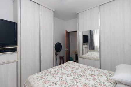 Casa à venda com 214m², 3 quartos e 2 vagas Casa à venda com 214m², 3 quartos e 2 vagasQuarto Suíte