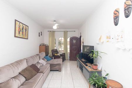 Casa à venda com 214m², 3 quartos e 2 vagas Casa à venda com 214m², 3 quartos e 2 vagasSala