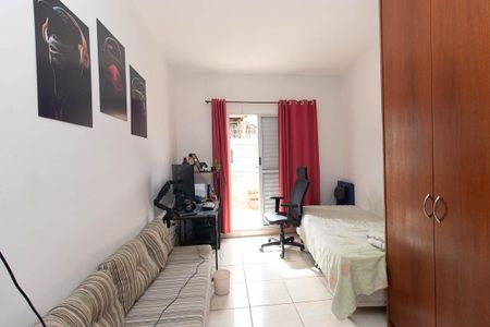 Casa à venda com 214m², 3 quartos e 2 vagas Casa à venda com 214m², 3 quartos e 2 vagasQuarto 2