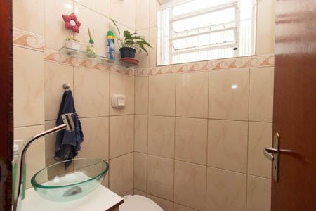 Casa à venda com 214m², 3 quartos e 2 vagas Casa à venda com 214m², 3 quartos e 2 vagasLavabo