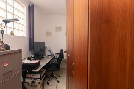 Casa à venda com 214m², 3 quartos e 2 vagas Casa à venda com 214m², 3 quartos e 2 vagasCloset