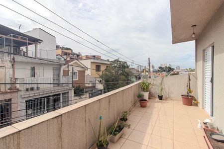 Casa à venda com 214m², 3 quartos e 2 vagas Casa à venda com 214m², 3 quartos e 2 vagasVaranda