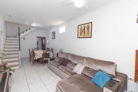 Casa à venda com 214m², 3 quartos e 2 vagas Casa à venda com 214m², 3 quartos e 2 vagasSala