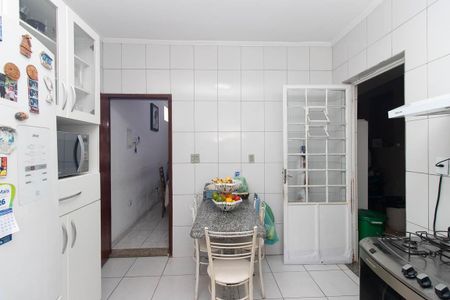 Casa à venda com 214m², 3 quartos e 2 vagas Casa à venda com 214m², 3 quartos e 2 vagasCozinha