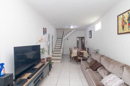 Casa à venda com 214m², 3 quartos e 2 vagas Casa à venda com 214m², 3 quartos e 2 vagasSala