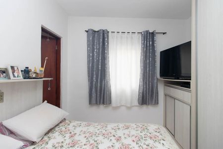 Casa à venda com 214m², 3 quartos e 2 vagas Casa à venda com 214m², 3 quartos e 2 vagasQuarto Suíte