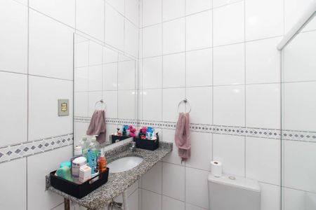 Casa à venda com 214m², 3 quartos e 2 vagas Casa à venda com 214m², 3 quartos e 2 vagasBanheiro Social