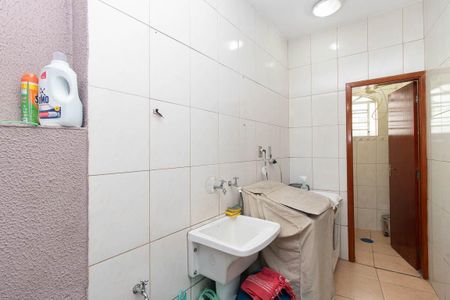 Casa à venda com 214m², 3 quartos e 2 vagas Casa à venda com 214m², 3 quartos e 2 vagasÁrea de Serviço