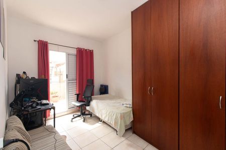 Casa à venda com 214m², 3 quartos e 2 vagas Casa à venda com 214m², 3 quartos e 2 vagasQuarto 2