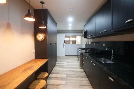 Apartamento para alugar com 194m², 4 quartos e 2 vagasCozinha e Área de Serviço