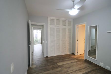 Apartamento para alugar com 194m², 4 quartos e 2 vagasSuíte 1