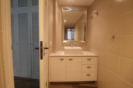 Apartamento para alugar com 194m², 4 quartos e 2 vagasBanheiro da Suíte 1