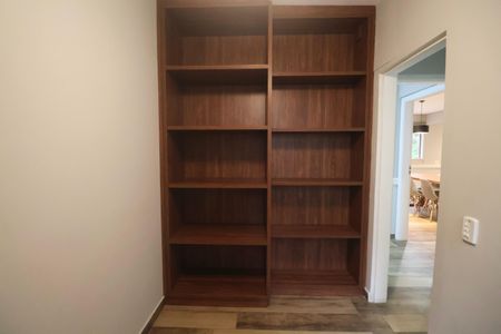 Apartamento para alugar com 194m², 4 quartos e 2 vagasQuarto