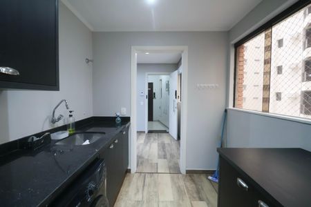 Apartamento para alugar com 194m², 4 quartos e 2 vagasCozinha e Área de Serviço