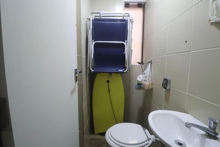 Apartamento para alugar com 194m², 4 quartos e 2 vagasBanheiro de Serviço