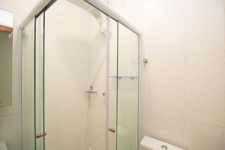 Banheiro de apartamento à venda com 1 quarto, 30m² em Vila Constança, São Paulo