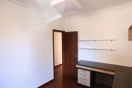 Quarto de apartamento para alugar com 2 quartos, 68m² em Serra, Belo Horizonte