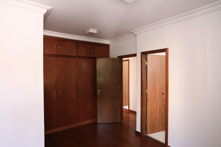 Suíte de apartamento para alugar com 2 quartos, 68m² em Serra, Belo Horizonte