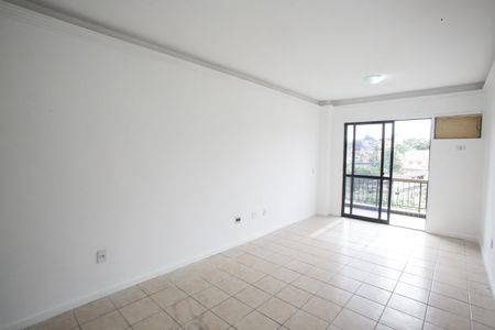 Apartamento para alugar com 75m², 2 quartos e 1 vagaSala