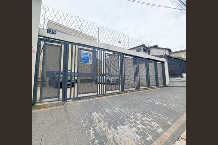 Apartamento para alugar com 60m², 2 quartos e 1 vaga Apartamento para alugar com 60m², 2 quartos e 1 vagaFachada