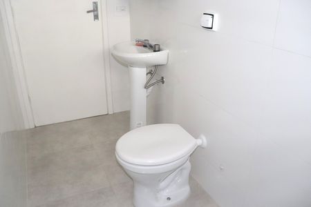 Apartamento para alugar com 62m², 2 quartos e sem vagaBanheiro