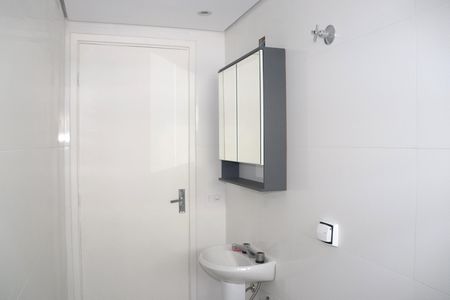 Apartamento para alugar com 62m², 2 quartos e sem vagaBanheiro