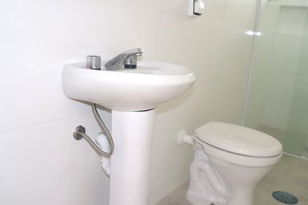 Apartamento para alugar com 62m², 2 quartos e sem vagaBanheiro