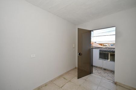 Quarto 2 de casa para alugar com 2 quartos, 80m² em Jardim D’abril, São Paulo