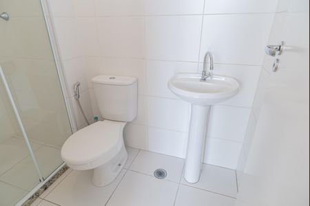 Apartamento para alugar com 32m², 1 quarto e sem vaga Apartamento para alugar com 32m², 1 quarto e sem vagaBanheiro da Suíte