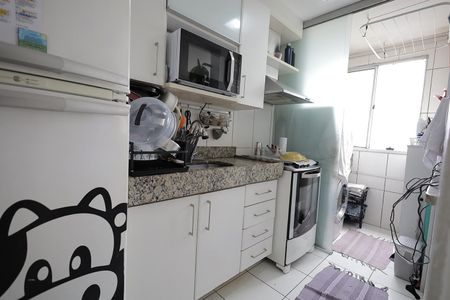 Cozinha de apartamento à venda com 2 quartos, 45m² em Parque São Vicente, Mauá