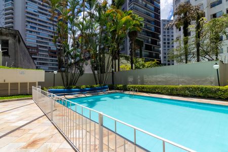 Apartamento para alugar com 100m², 3 quartos e 1 vaga Apartamento para alugar com 100m², 3 quartos e 1 vagaÁrea comum - Piscina