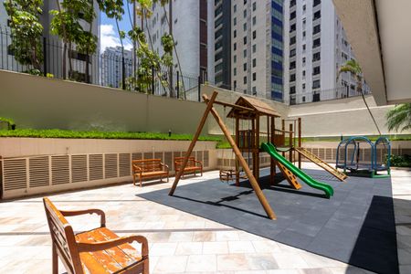 Apartamento para alugar com 100m², 3 quartos e 1 vaga Apartamento para alugar com 100m², 3 quartos e 1 vagaÁrea comum - Playground